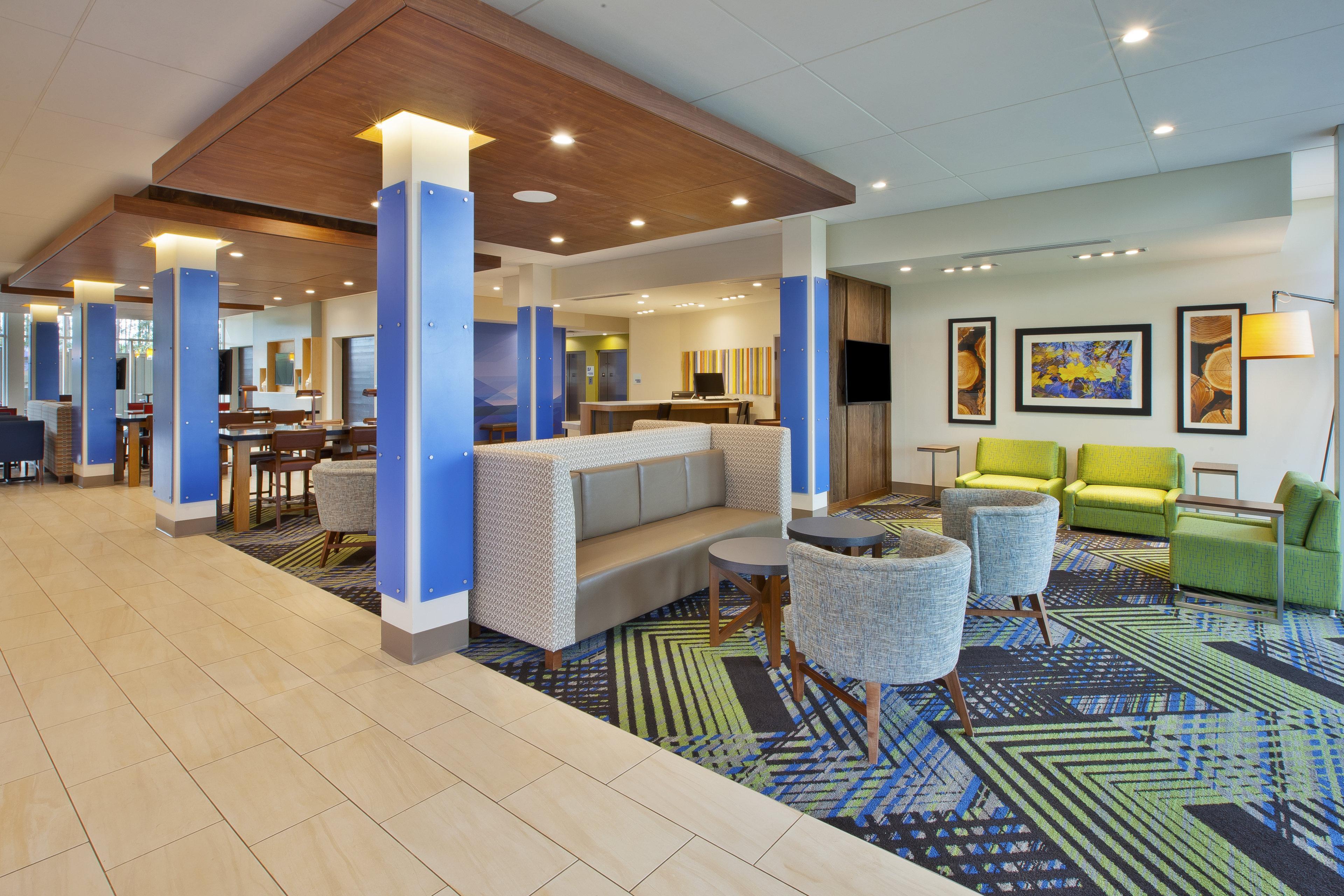 Holiday Inn Express And Suites South Hill By Ihg Exterior foto